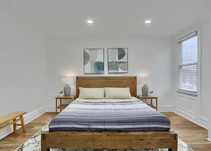Modern And Spacious Four Bedroom House In With Parking Pittsburgh
